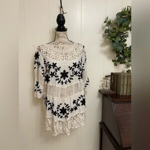 Anthropologie Oliver by Escio Floral Crochet Top Medium Ivory Black Womens Boho